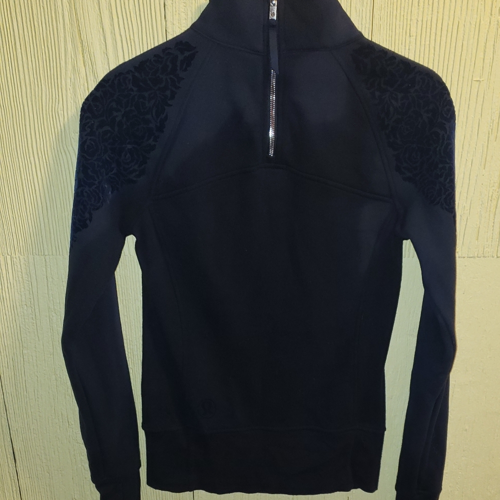 Euc Lululemon Pullover - image 3